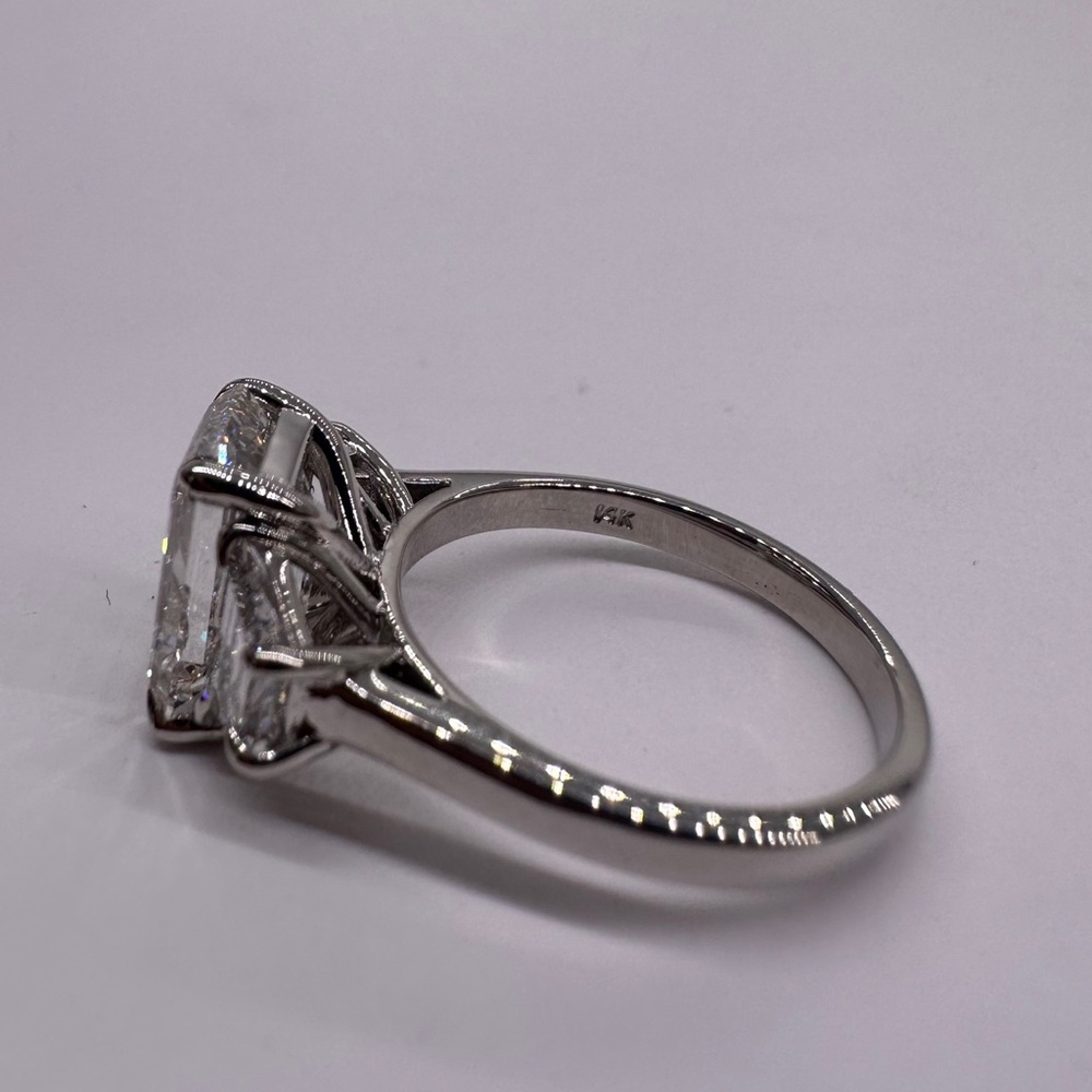 4.02 carat F VS1 emerald cut lab diamond engagement ring three stone - Picture 4 of 8